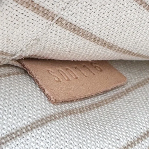 Louis Vuitton Damier Azur Neverfull Pouch - Picture 4 of 8